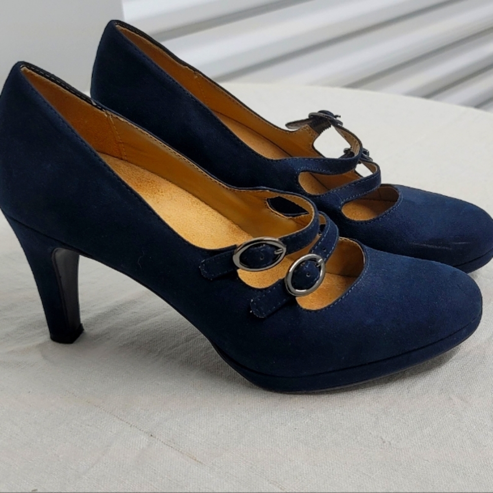 Super comfy blue suede heels by Naturalizer